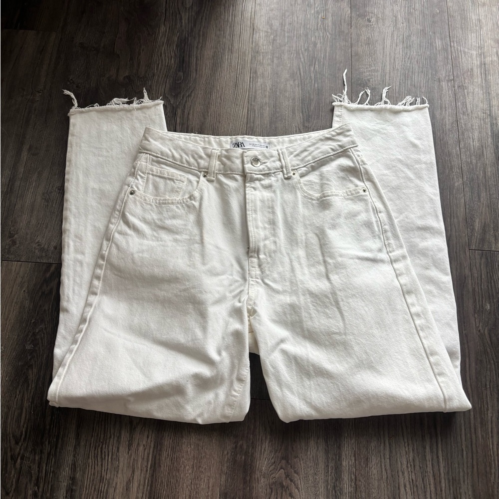 Zara White Jean - Picture 2 of 6